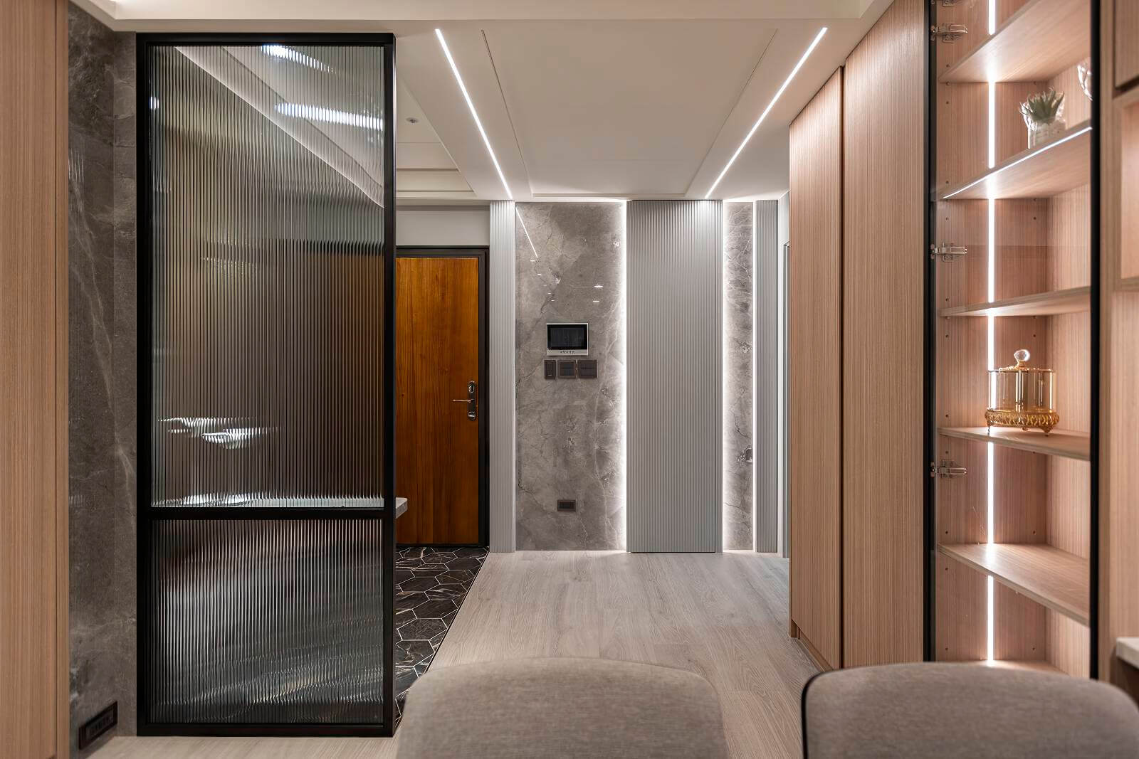 台中市室內設計|暖灰木紋砌起輕奢豪邸風範-3