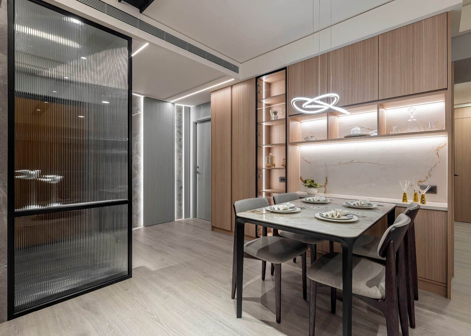 台中市室內設計|暖灰木紋砌起輕奢豪邸風範-5