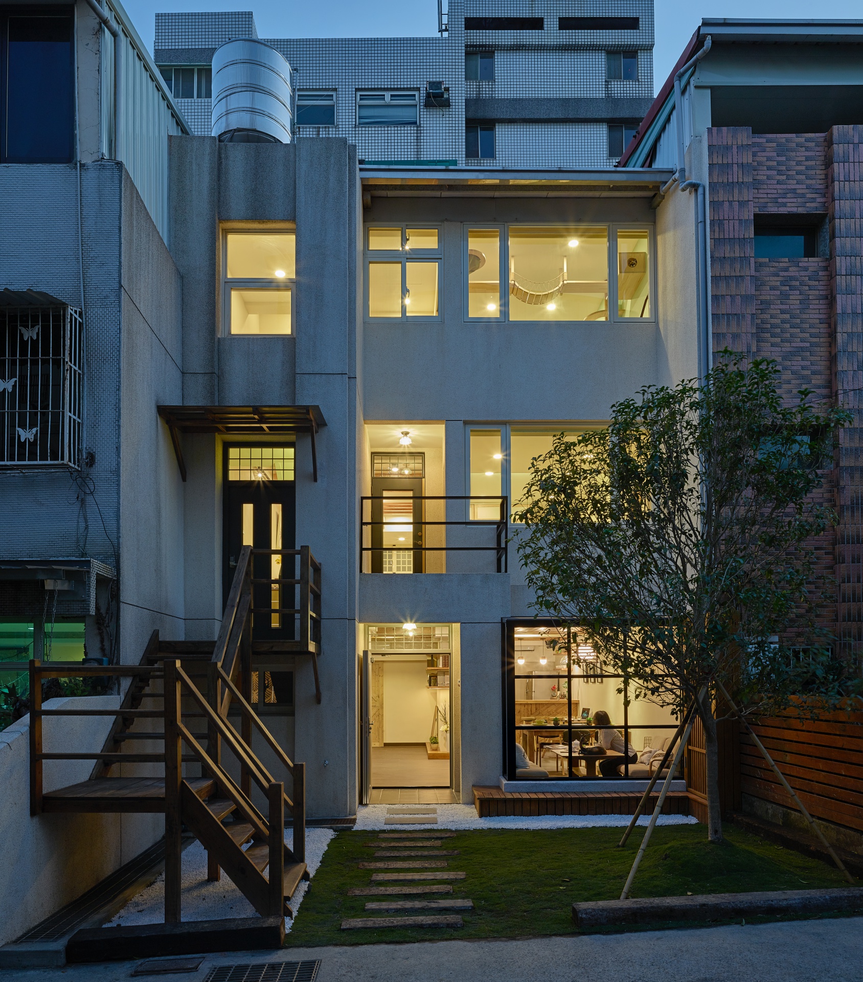 竹北市豪宅室內設計｜漫光緩讀，一座三層樓的夢想書屋-4